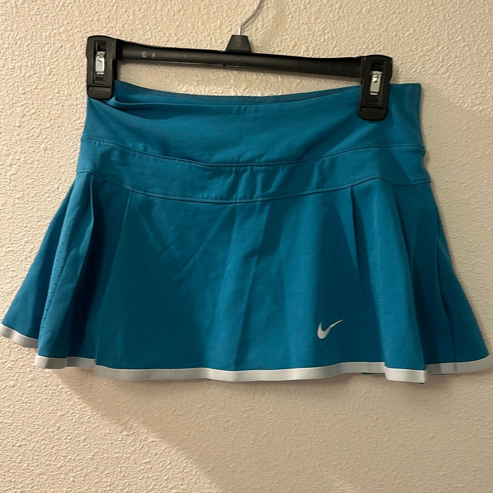 Nike dry fit extra small turquoise tennis skirt